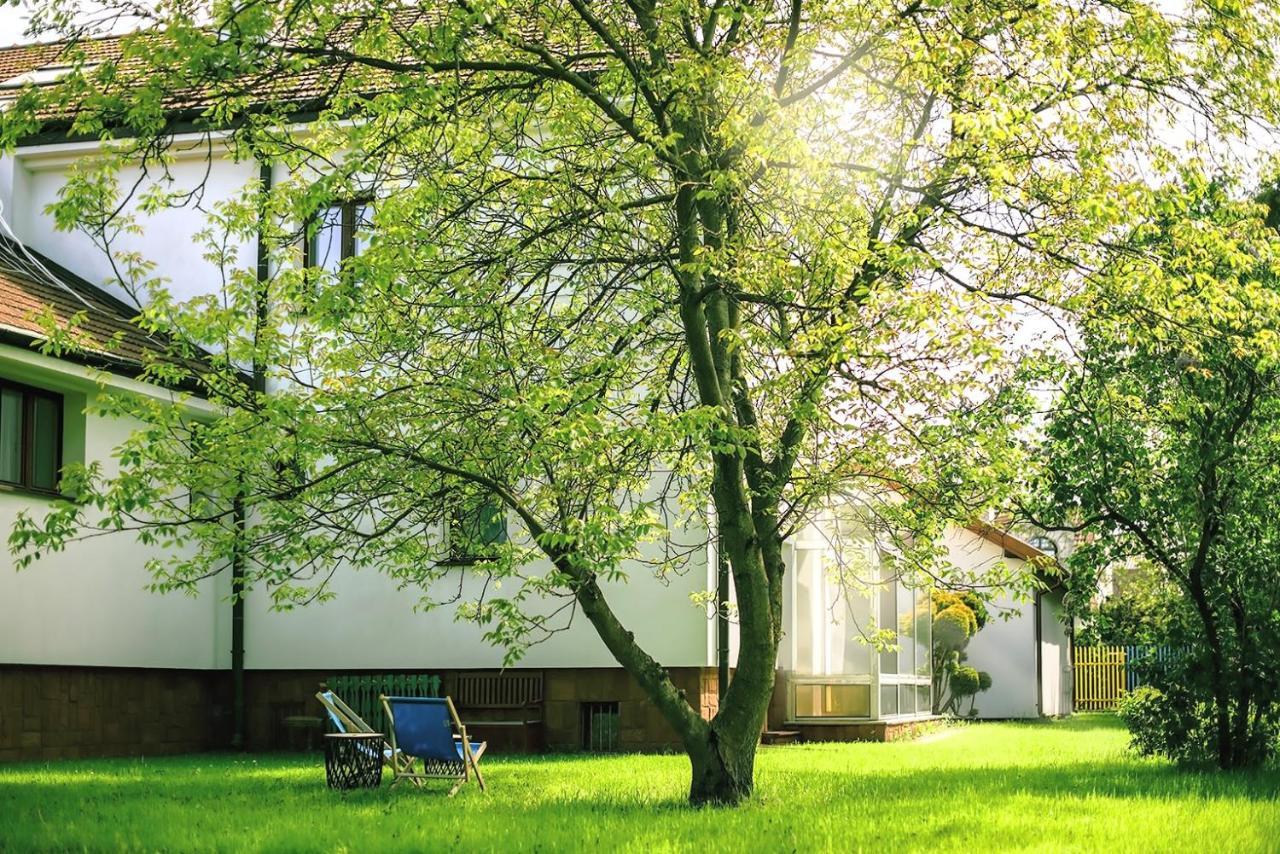 Apart Hostel S8 Blizne Jasinskiego Bagian luar foto
