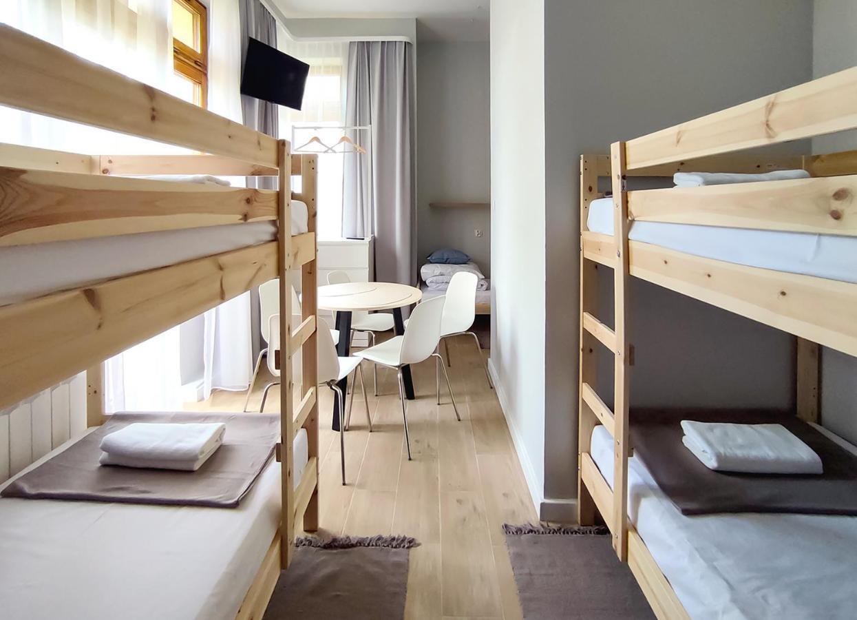 Apart Hostel S8 Blizne Jasinskiego Bagian luar foto