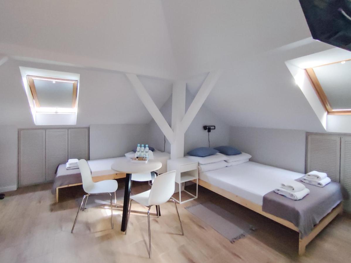 Apart Hostel S8 Blizne Jasinskiego Bagian luar foto