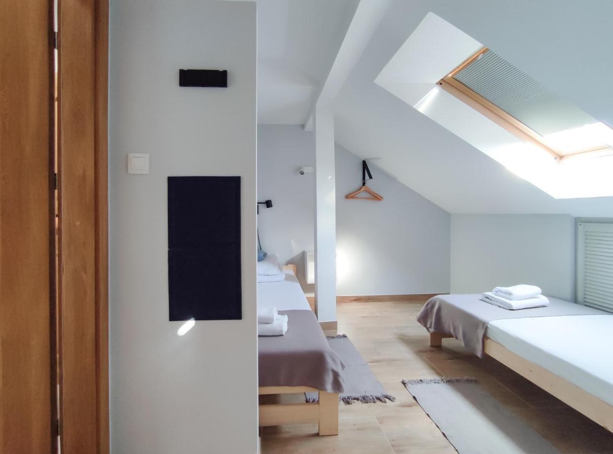 Apart Hostel S8 Blizne Jasinskiego Bagian luar foto